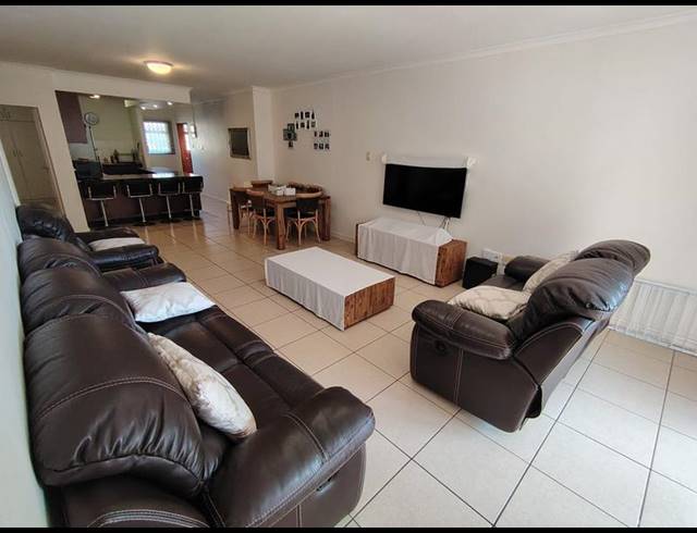 3 BEDROOM APARTMENT FOR SALE IN NEW TOWN CENTRE